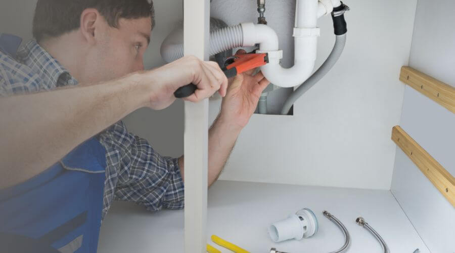 Expert burst pipe repair services in Smithburg, WV